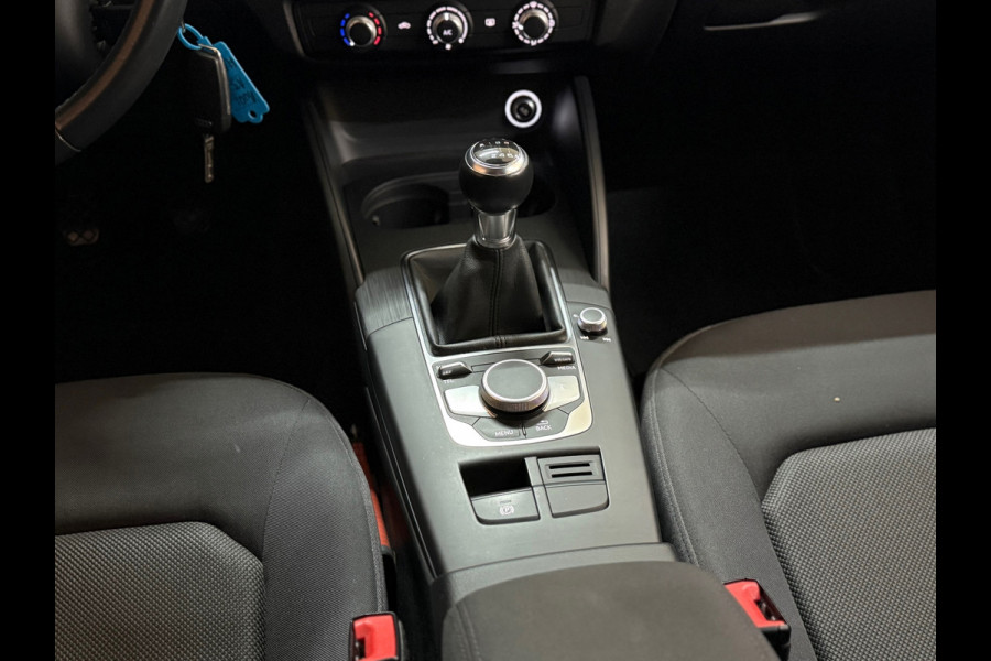 Audi A3 Sportback 30 TFSI Pro Line | Nanograu | MMI+ | 18inch | LED Xenon+ | Clima | Volledig onderhouden |