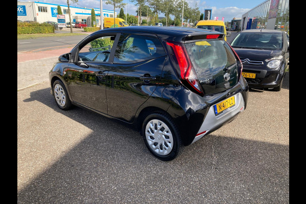 Toyota Aygo 1.0 VVT-i X-Play | 2021 | Achteruitrijcamera | Multimedia | Airco