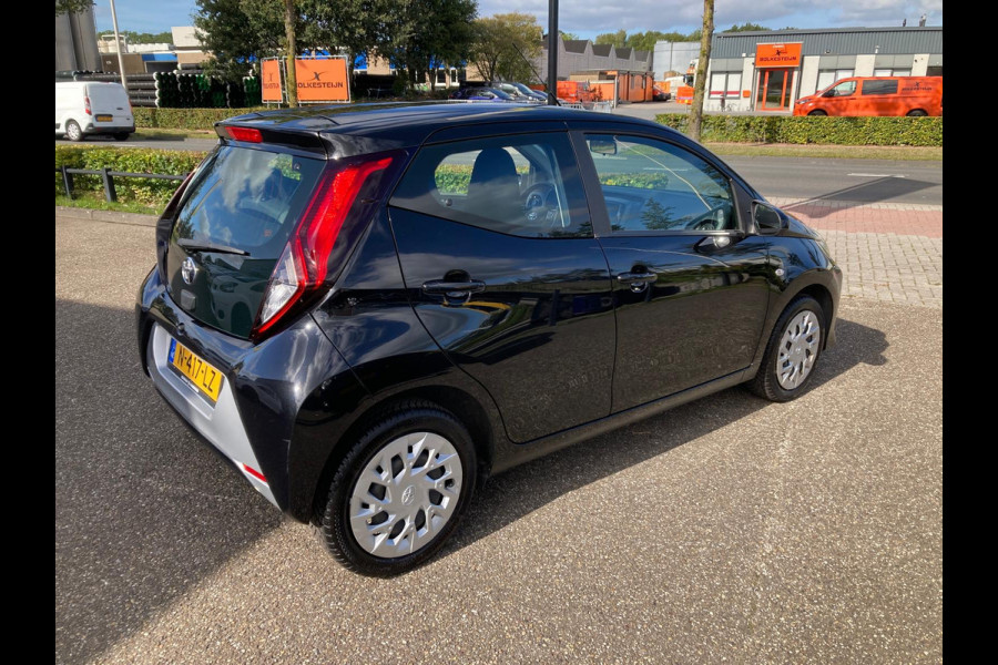 Toyota Aygo 1.0 VVT-i X-Play | 2021 | Achteruitrijcamera | Multimedia | Airco