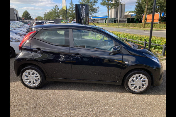 Toyota Aygo 1.0 VVT-i X-Play | 2021 | Achteruitrijcamera | Multimedia | Airco