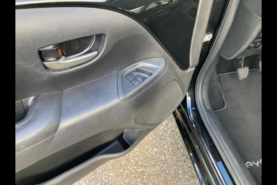 Toyota Aygo 1.0 VVT-i X-Play | 2021 | Achteruitrijcamera | Multimedia | Airco