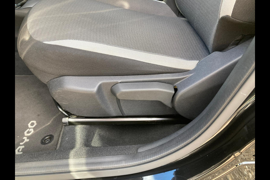Toyota Aygo 1.0 VVT-i X-Play | 2021 | Achteruitrijcamera | Multimedia | Airco