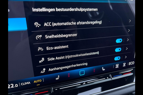 Volkswagen Tiguan 1.5 eHybrid R-Line Edition 272 pk Automaat (DSG) | Verlengde garantie | Navigatie | Panorama dak | Trekhaak (wegklapbaar) | Achteruitrijcamera (park assist) | Rondomzicht camera | Black-Style pakket | R-Line |