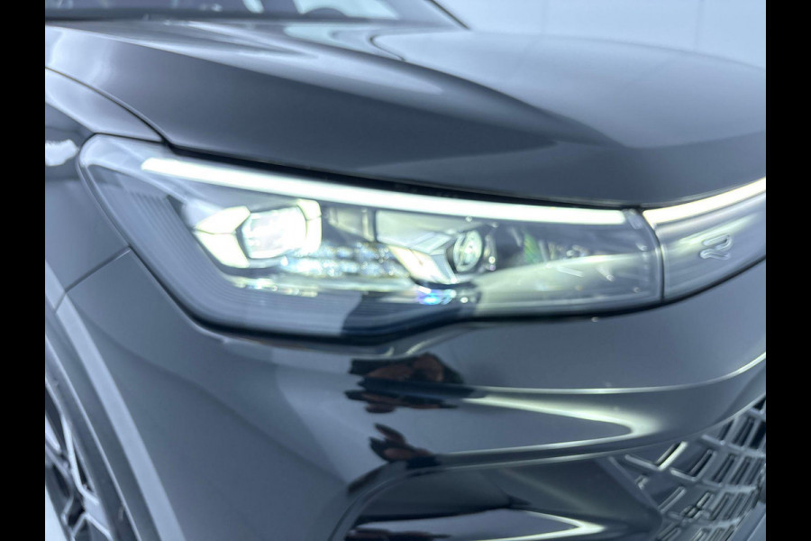 Volkswagen Tiguan 1.5 eHybrid R-Line Edition 272 pk Automaat (DSG) | Verlengde garantie | Navigatie | Panorama dak | Trekhaak (wegklapbaar) | Achteruitrijcamera (park assist) | Rondomzicht camera | Black-Style pakket | R-Line |