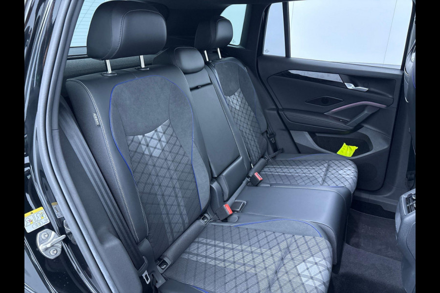 Volkswagen Tiguan 1.5 eHybrid R-Line Edition 272 pk Automaat (DSG) | Verlengde garantie | Navigatie | Panorama dak | Trekhaak (wegklapbaar) | Achteruitrijcamera (park assist) | Rondomzicht camera | Black-Style pakket | R-Line |