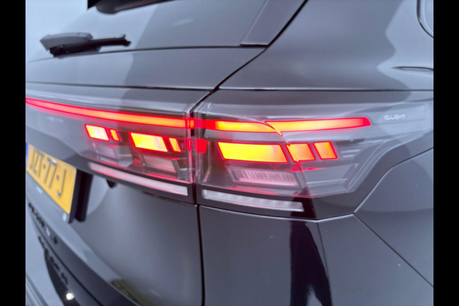 Volkswagen Tiguan 1.5 eHybrid R-Line Edition 272 pk Automaat (DSG) | Verlengde garantie | Navigatie | Panorama dak | Trekhaak (wegklapbaar) | Achteruitrijcamera (park assist) | Rondomzicht camera | Black-Style pakket | R-Line |