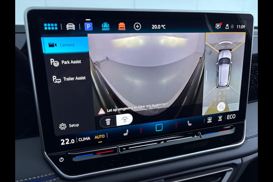 Volkswagen Tiguan 1.5 eHybrid R-Line Edition 272 pk Automaat (DSG) | Verlengde garantie | Navigatie | Panorama dak | Trekhaak (wegklapbaar) | Achteruitrijcamera (park assist) | Rondomzicht camera | Black-Style pakket | R-Line |
