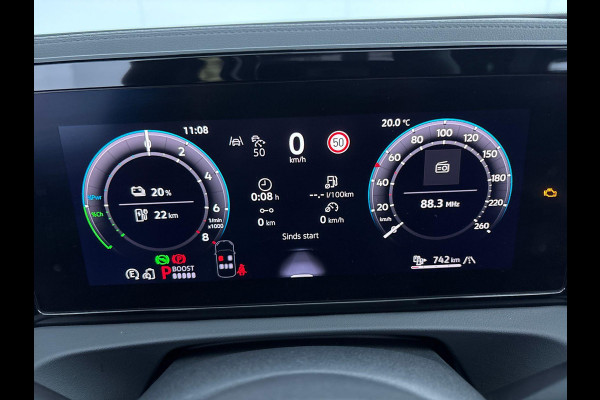 Volkswagen Tiguan 1.5 eHybrid R-Line Edition 272 pk Automaat (DSG) | Verlengde garantie | Navigatie | Panorama dak | Trekhaak (wegklapbaar) | Achteruitrijcamera (park assist) | Rondomzicht camera | Black-Style pakket | R-Line |