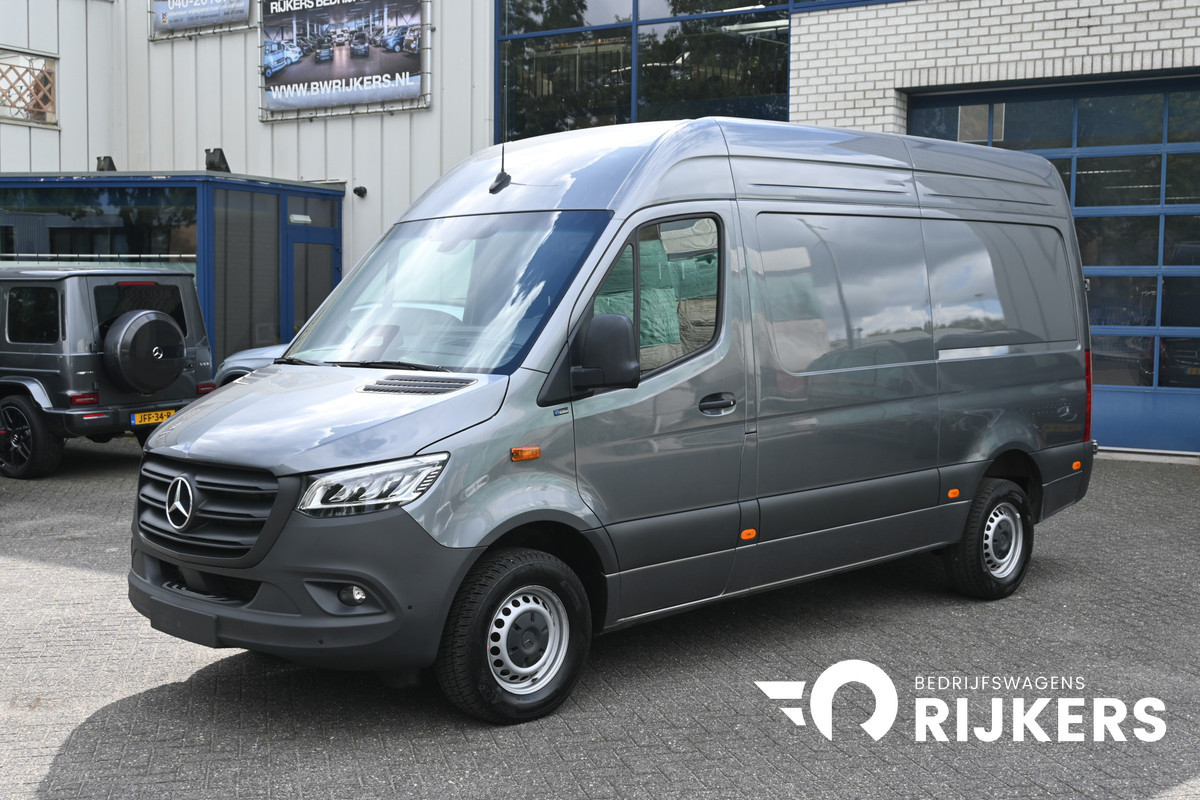 Mercedes-Benz Sprinter 317 CDI L2H2 Pro LED, Geveerde stoel, Navigatie met camera