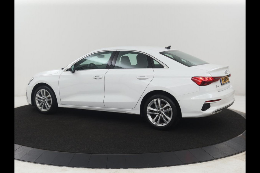 Audi A3 Limousine 35 TFSI S edition | Camera | Park assist | Carplay | Virtual Dashboard | Climate control | Full LED | Cruise control |
