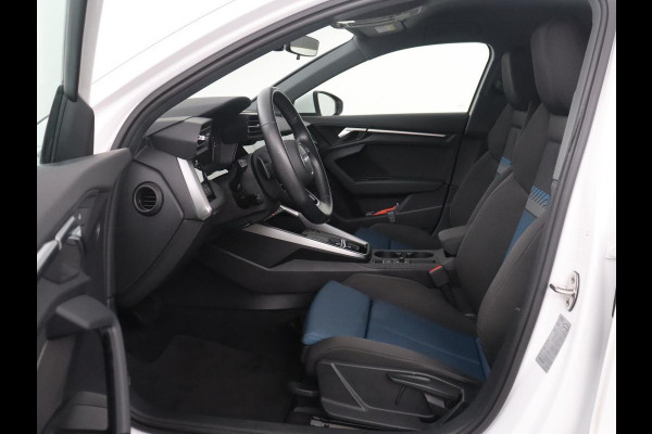 Audi A3 Limousine 35 TFSI S edition | Camera | Park assist | Carplay | Virtual Dashboard | Climate control | Full LED | Cruise control |