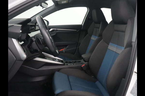 Audi A3 Limousine 35 TFSI S edition | Camera | Park assist | Carplay | Virtual Dashboard | Climate control | Full LED | Cruise control |
