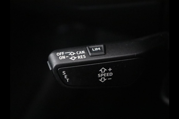 Audi A3 Limousine 35 TFSI S edition | Camera | Park assist | Carplay | Virtual Dashboard | Climate control | Full LED | Cruise control |