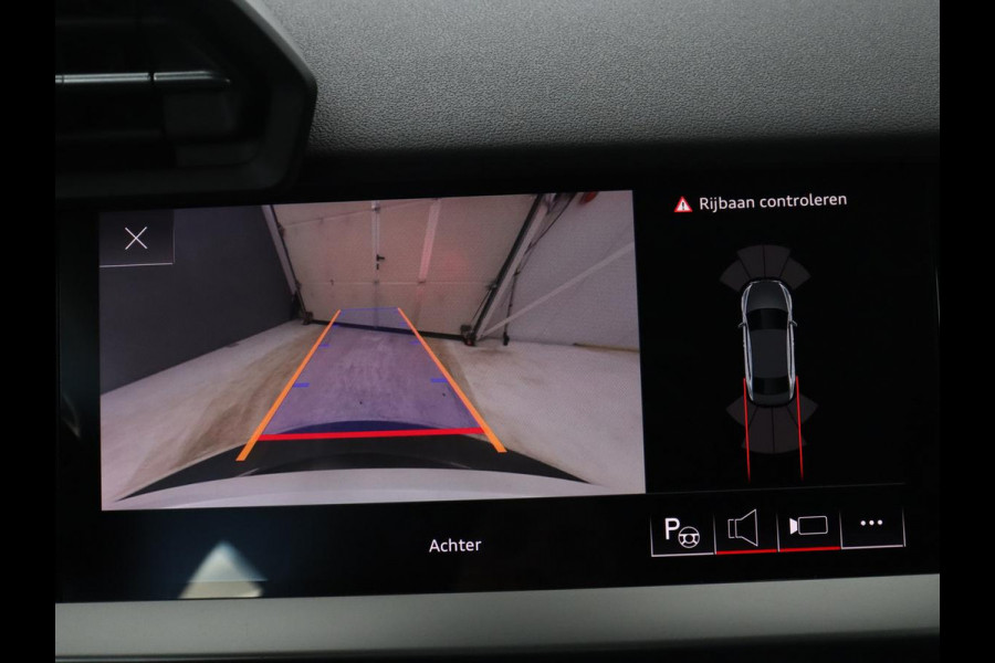 Audi A3 Limousine 35 TFSI S edition | Camera | Park assist | Carplay | Virtual Dashboard | Climate control | Full LED | Cruise control |