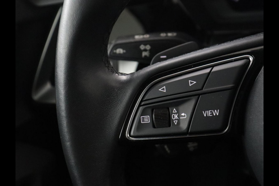 Audi A3 Limousine 35 TFSI S edition | Camera | Park assist | Carplay | Virtual Dashboard | Climate control | Full LED | Cruise control |