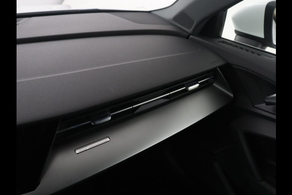 Audi A3 Limousine 35 TFSI S edition | Camera | Park assist | Carplay | Virtual Dashboard | Climate control | Full LED | Cruise control |