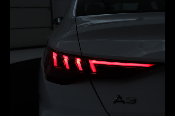 Audi A3 Limousine 35 TFSI S edition | Camera | Park assist | Carplay | Virtual Dashboard | Climate control | Full LED | Cruise control |