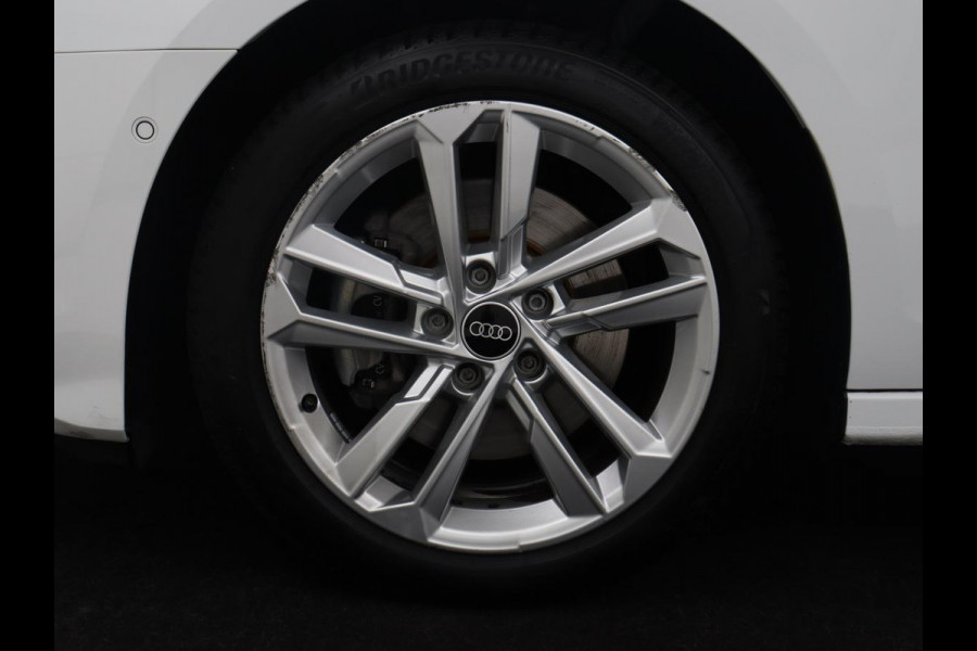 Audi A3 Limousine 35 TFSI S edition | Camera | Park assist | Carplay | Virtual Dashboard | Climate control | Full LED | Cruise control |