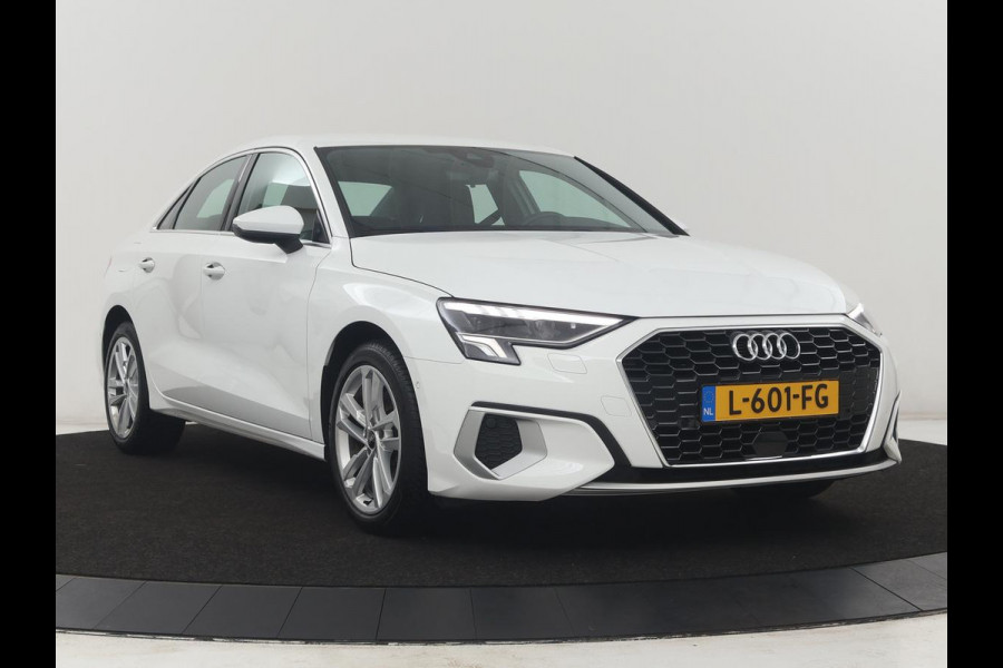 Audi A3 Limousine 35 TFSI S edition | Camera | Park assist | Carplay | Virtual Dashboard | Climate control | Full LED | Cruise control |