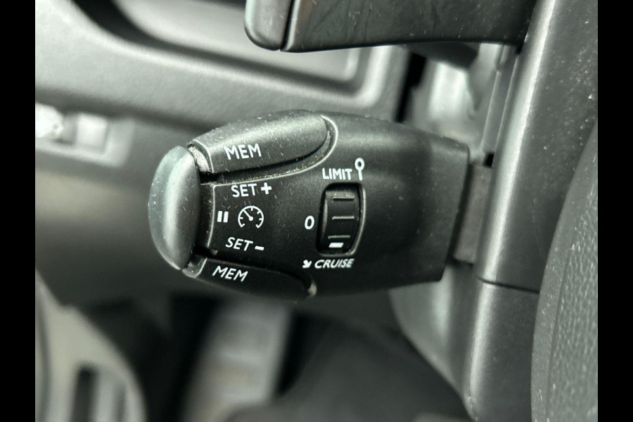 Opel Vivaro 2.0 145pk L3 Automaat Airco Cruise Control Navigatie Trekhaak