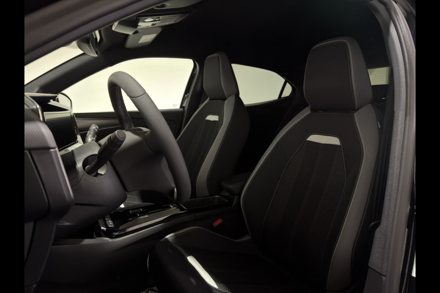 Opel Mokka-e GS Line 50-kWh 11kw bl. | ACC | Keyless | Stoelen & stuur verwarmd | Matrix Intellilux | Privacy