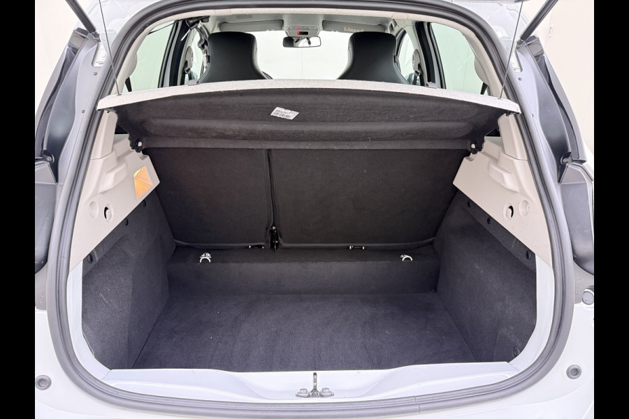 Renault ZOE 52kWh SOH 90% Eigen Accu Warmtepomp Navi Camera Stoel+Stuurverwarming Apple Carplay/Android Auto Bluetooth Ecc Pdc R135 Intens Cruise Control Led Lmv Isofix Lane Assist Regen+Lichtsensor Keyless Origineel Nederlandse Auto