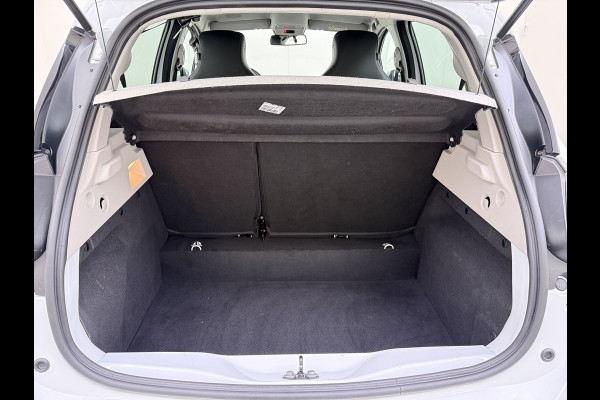 Renault ZOE 52kWh SOH 90% Eigen Accu Warmtepomp Navi Camera Stoel+Stuurverwarming Apple Carplay/Android Auto Bluetooth Ecc Pdc R135 Intens Cruise Control Led Lmv Isofix Lane Assist Regen+Lichtsensor Keyless Origineel Nederlandse Auto
