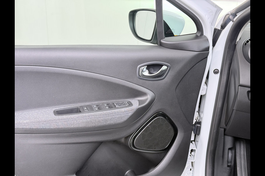 Renault ZOE 52kWh SOH 90% Eigen Accu Warmtepomp Navi Camera Stoel+Stuurverwarming Apple Carplay/Android Auto Bluetooth Ecc Pdc R135 Intens Cruise Control Led Lmv Isofix Lane Assist Regen+Lichtsensor Keyless Origineel Nederlandse Auto