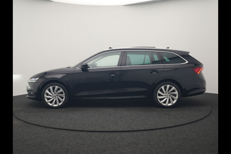 Škoda Octavia Combi 1.4 TSI iV PHEV Business Edition 204pk Dealer O.H. | Panodak | Adaptive Cruise | Voorstoelen Verwarmd | Crystal LED | Keyless | Apple Carplay | Sfeerverlichting | Navigatie | DAB | Plug In Hybrid |