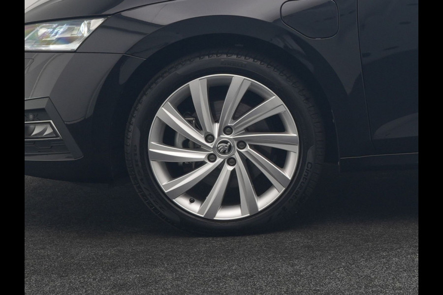 Škoda Octavia Combi 1.4 TSI iV PHEV Business Edition 204pk Dealer O.H. | Panodak | Adaptive Cruise | Voorstoelen Verwarmd | Crystal LED | Keyless | Apple Carplay | Sfeerverlichting | Navigatie | DAB | Plug In Hybrid |