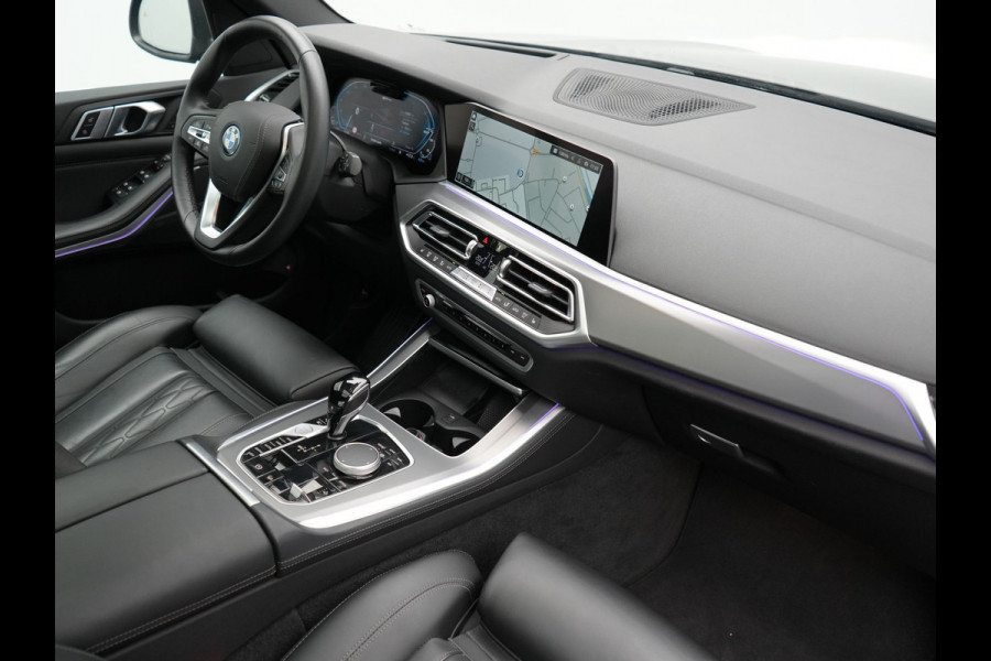 BMW X5 xDrive45e High Executive PHEV 395pk Dealer O.H. | Active Steering | Trekhaak Af Fabriek | Panodak | Luchtvering | Head Up | Adaptive Cruise | 360 Camera | Laser LED | Nappa Lederen Comfortstoelen Memory & Verwarmd | Adaptief Onderstel | Keyless | Sfeerverlichting | Apple Carplay | 21"L.M | Plug In Hybrid |