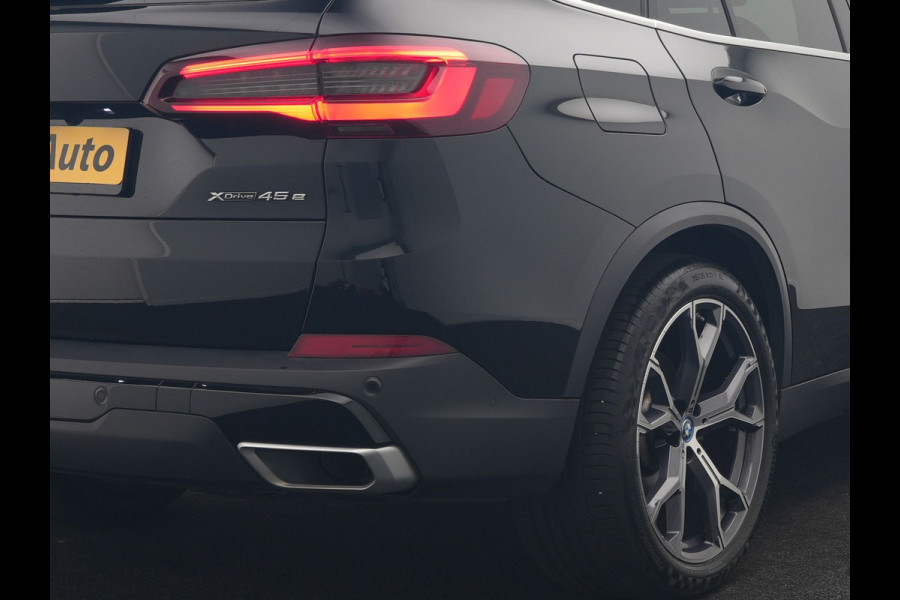 BMW X5 xDrive45e High Executive PHEV 395pk Dealer O.H. | Active Steering | Trekhaak Af Fabriek | Panodak | Luchtvering | Head Up | Adaptive Cruise | 360 Camera | Laser LED | Nappa Lederen Comfortstoelen Memory & Verwarmd | Adaptief Onderstel | Keyless | Sfeerverlichting | Apple Carplay | 21"L.M | Plug In Hybrid |