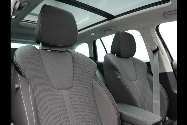 Škoda Octavia Combi 1.4 TSI iV PHEV Business Edition 204pk Dealer O.H. | Panodak | Adaptive Cruise | Voorstoelen Verwarmd | Crystal LED | Keyless | Apple Carplay | Sfeerverlichting | Navigatie | DAB | Plug In Hybrid |