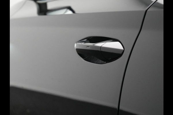 Škoda Octavia Combi 1.4 TSI iV PHEV Business Edition 204pk Dealer O.H. | Panodak | Adaptive Cruise | Voorstoelen Verwarmd | Crystal LED | Keyless | Apple Carplay | Sfeerverlichting | Navigatie | DAB | Plug In Hybrid |