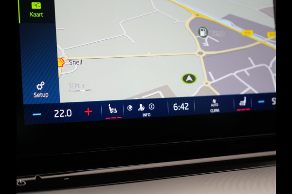 Škoda Octavia Combi 1.4 TSI iV PHEV Business Edition 204pk Dealer O.H. | Panodak | Adaptive Cruise | Voorstoelen Verwarmd | Crystal LED | Keyless | Apple Carplay | Sfeerverlichting | Navigatie | DAB | Plug In Hybrid |