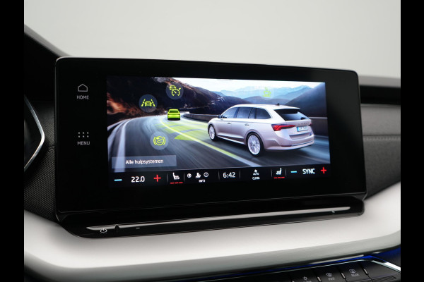 Škoda Octavia Combi 1.4 TSI iV PHEV Business Edition 204pk Dealer O.H. | Panodak | Adaptive Cruise | Voorstoelen Verwarmd | Crystal LED | Keyless | Apple Carplay | Sfeerverlichting | Navigatie | DAB | Plug In Hybrid |