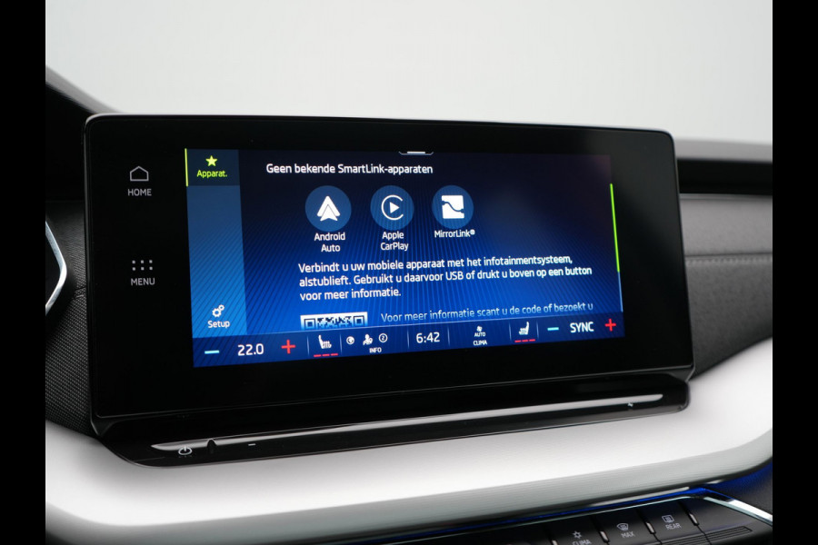 Škoda Octavia Combi 1.4 TSI iV PHEV Business Edition 204pk Dealer O.H. | Panodak | Adaptive Cruise | Voorstoelen Verwarmd | Crystal LED | Keyless | Apple Carplay | Sfeerverlichting | Navigatie | DAB | Plug In Hybrid |