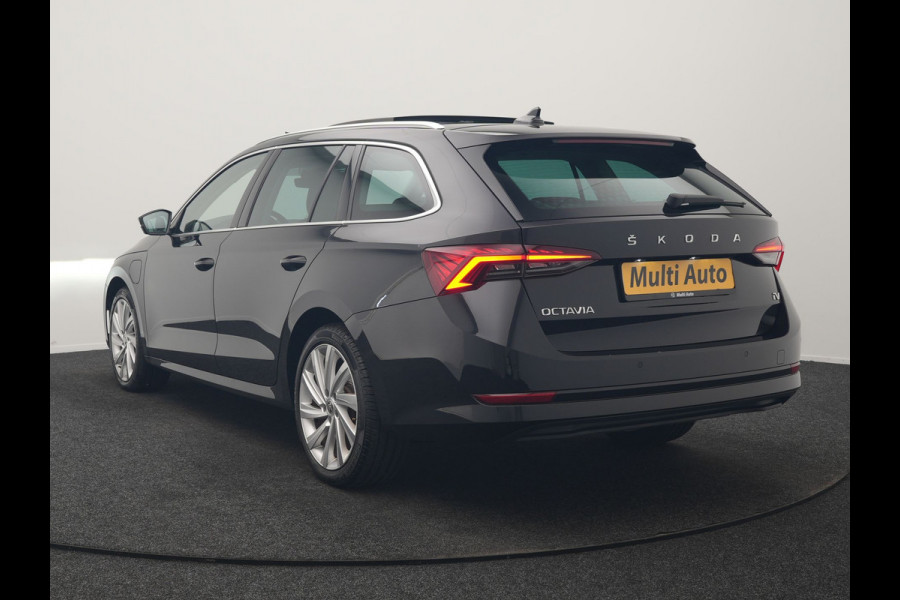 Škoda Octavia Combi 1.4 TSI iV PHEV Business Edition 204pk Dealer O.H. | Panodak | Adaptive Cruise | Voorstoelen Verwarmd | Crystal LED | Keyless | Apple Carplay | Sfeerverlichting | Navigatie | DAB | Plug In Hybrid |