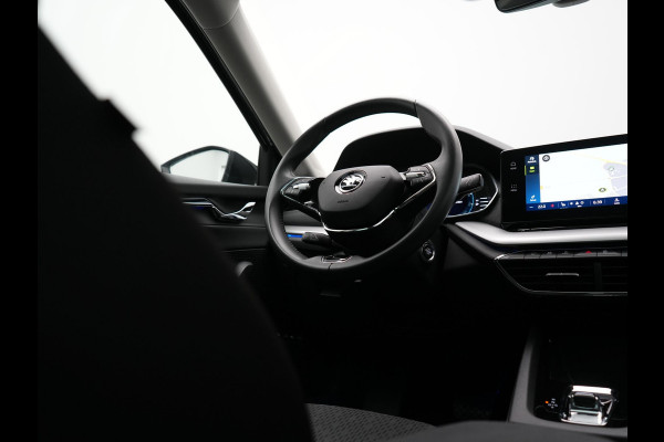 Škoda Octavia Combi 1.4 TSI iV PHEV Business Edition 204pk Dealer O.H. | Panodak | Adaptive Cruise | Voorstoelen Verwarmd | Crystal LED | Keyless | Apple Carplay | Sfeerverlichting | Navigatie | DAB | Plug In Hybrid |