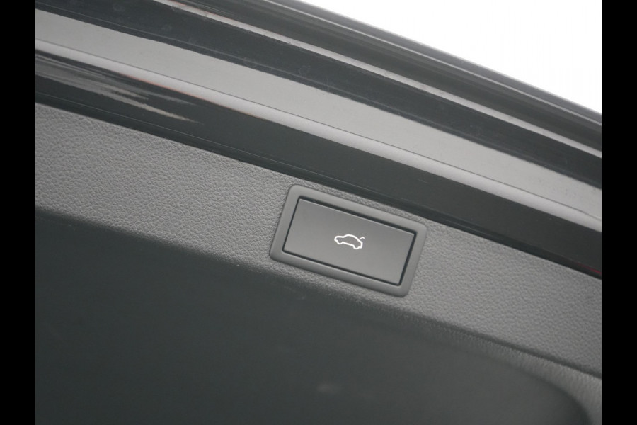 Škoda Octavia Combi 1.4 TSI iV PHEV Business Edition 204pk Dealer O.H. | Panodak | Adaptive Cruise | Voorstoelen Verwarmd | Crystal LED | Keyless | Apple Carplay | Sfeerverlichting | Navigatie | DAB | Plug In Hybrid |