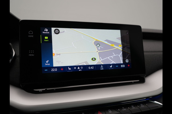 Škoda Octavia Combi 1.4 TSI iV PHEV Business Edition 204pk Dealer O.H. | Panodak | Adaptive Cruise | Voorstoelen Verwarmd | Crystal LED | Keyless | Apple Carplay | Sfeerverlichting | Navigatie | DAB | Plug In Hybrid |