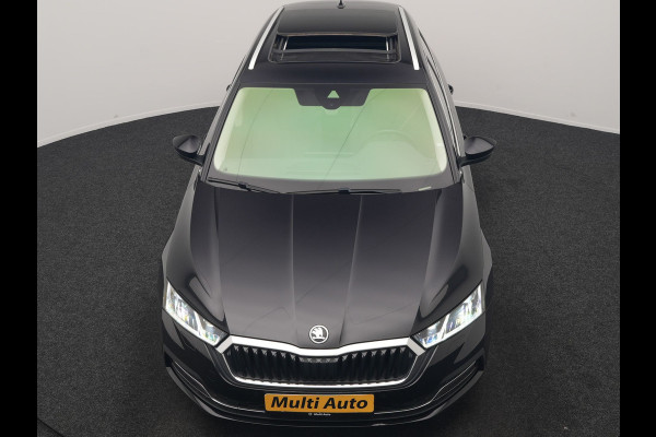 Škoda Octavia Combi 1.4 TSI iV PHEV Business Edition 204pk Dealer O.H. | Panodak | Adaptive Cruise | Voorstoelen Verwarmd | Crystal LED | Keyless | Apple Carplay | Sfeerverlichting | Navigatie | DAB | Plug In Hybrid |