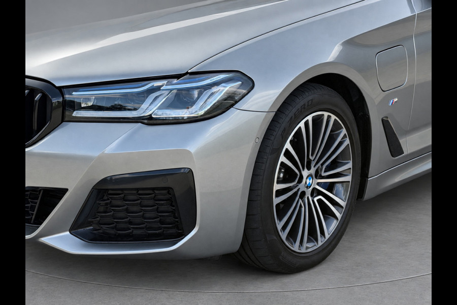 BMW 5 Serie Touring 530e M sport PLUS, panoramadak, electr trekhaak, lazer, VOL OPTIES! 1 e eigenaar, Origineel NL auto met nap