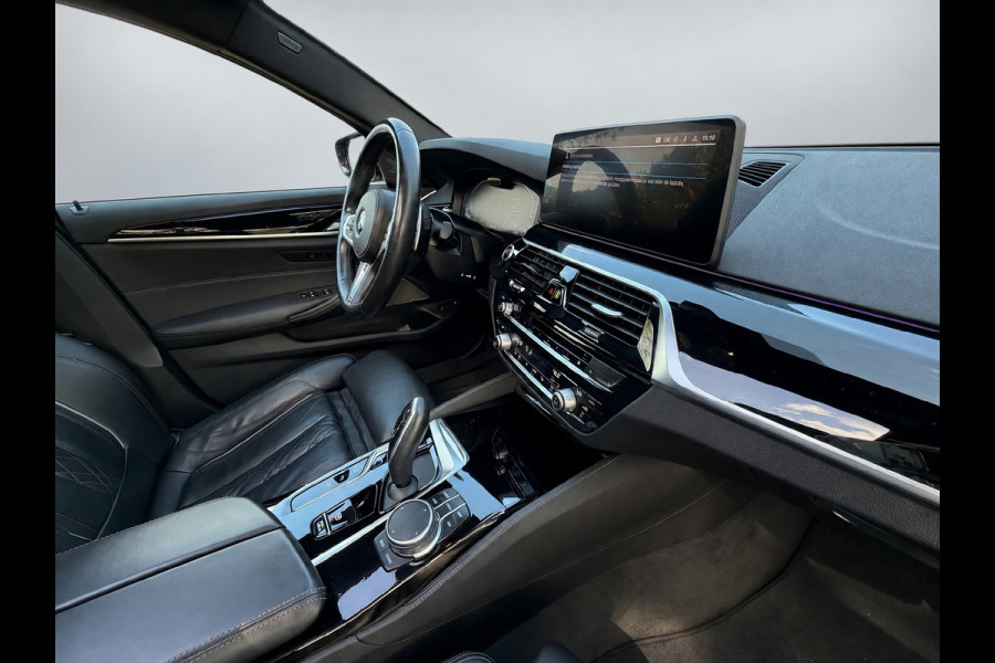 BMW 5 Serie Touring 530e M sport PLUS, panoramadak, electr trekhaak, lazer, VOL OPTIES! 1 e eigenaar, Origineel NL auto met nap