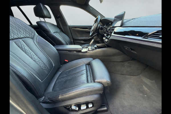 BMW 5 Serie Touring 530e M sport PLUS, panoramadak, electr trekhaak, lazer, VOL OPTIES! 1 e eigenaar, Origineel NL auto met nap