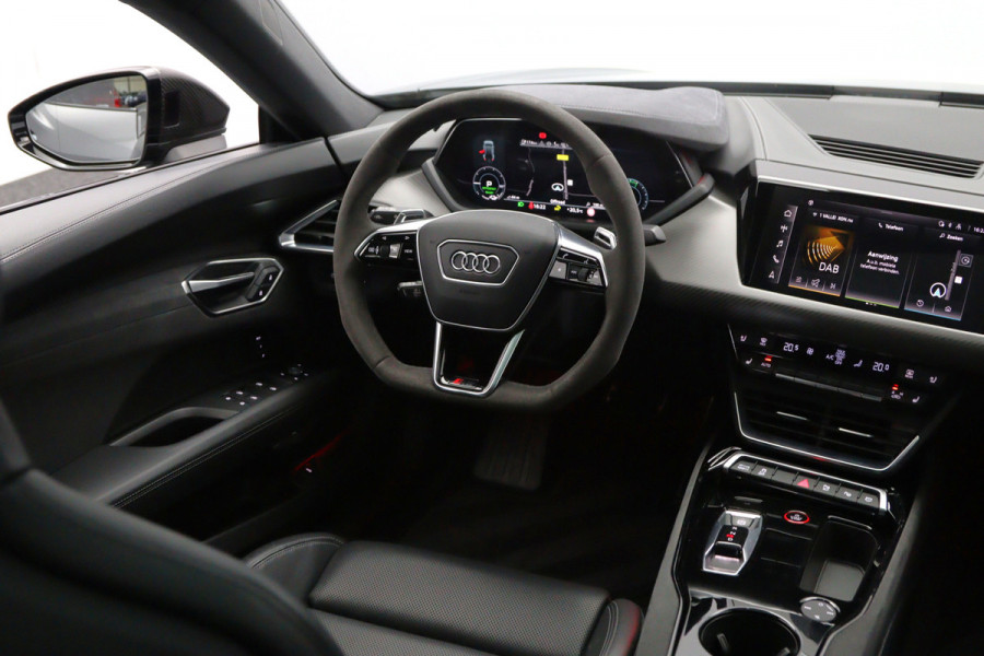 Audi e-tron GT RS 93 kWh 646 PK, SOH 92 %, 4-Wielsturing, Carbon-Pakket, Panoramadak, Luchtvering, Stoelventilatie