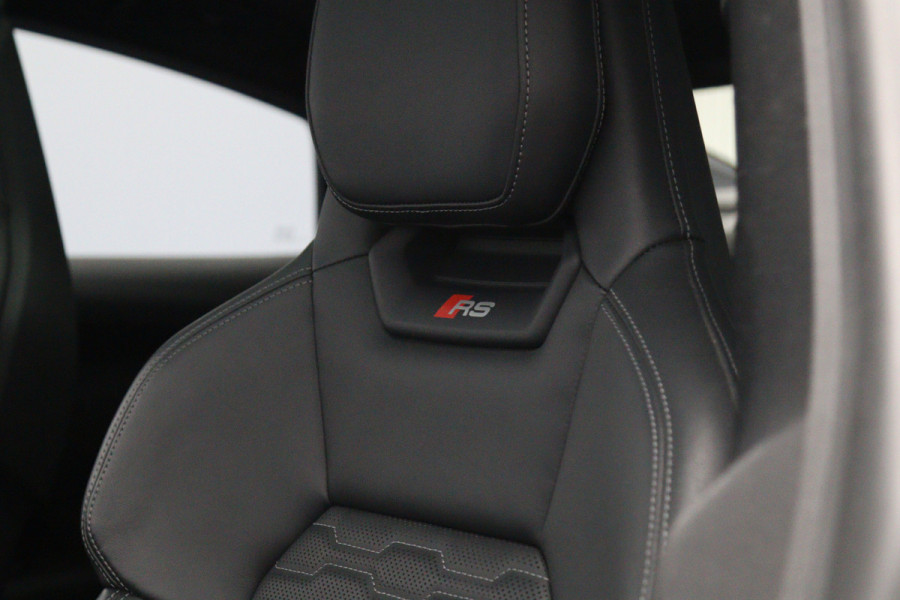 Audi e-tron GT RS 93 kWh 646 PK, SOH 92 %, 4-Wielsturing, Carbon-Pakket, Panoramadak, Luchtvering, Stoelventilatie