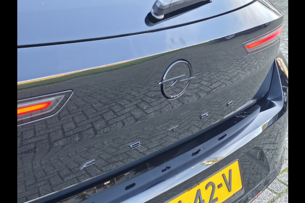 Opel Astra 1.2 Turbo GS | Technologie-pakket | achteruitrij assistent, dodehoekdetectie, draadloze telefoonlader, head-up display, matrix l