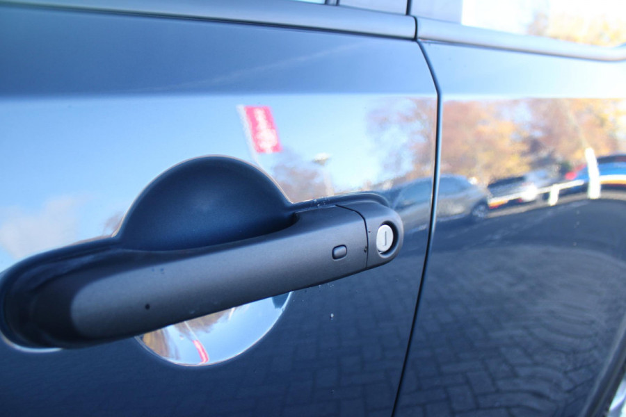 Jeep Renegade 1.5T 140PK e-Hybrid | PANORAMISCH SCHUIF/KANTEL DAK | DRAADLOZE APPLE CARPLAY/ANDROID AUTO | FULL LED KOPLAMPEN | DODEHOEK DETECTIE | ADAPTIVE CRUISE CONTROL | LICHTMETALEN VELGEN 17" | ACHTERUITRIJ CAMERA | DAB+ RADIO | NAVIGATIE | PARKEERSENSOREN VOOR + ACHTER | AUTOMATISCH INPARKEREN | KEYLESS ENTRY/START | EXTRA GETINTE RUITEN ACHTER |
