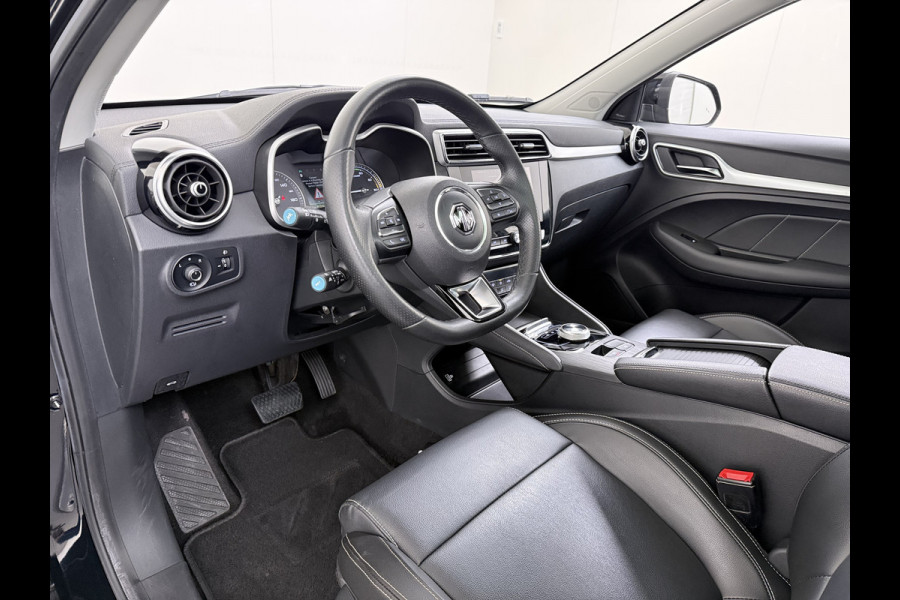 MG Mg Zs EV Luxury 45kWh SOH 93% Panoramadak Leder+Verwarmd Adap.Cruise Camera Elek.Stoel Apple Carplay/Android Auto Navi Airco Privacy Glas Lmv 17" Bluetooth DAB Isofix Rijstrooksensor Origineel Nederlandse Auto Dealeronderhouden